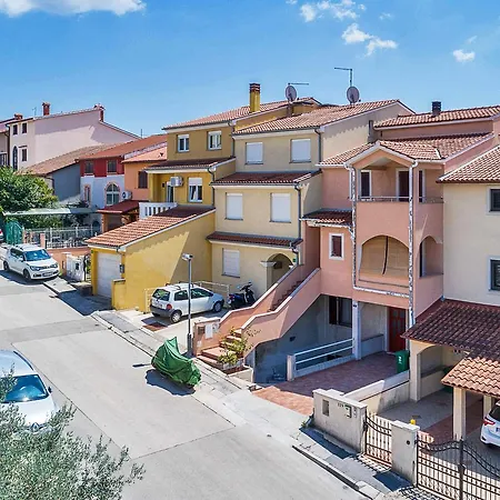 Apartment Dendy Pula Exterior photo