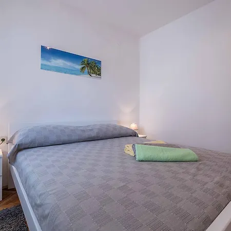 Apartment Dendy Pula Exterior photo